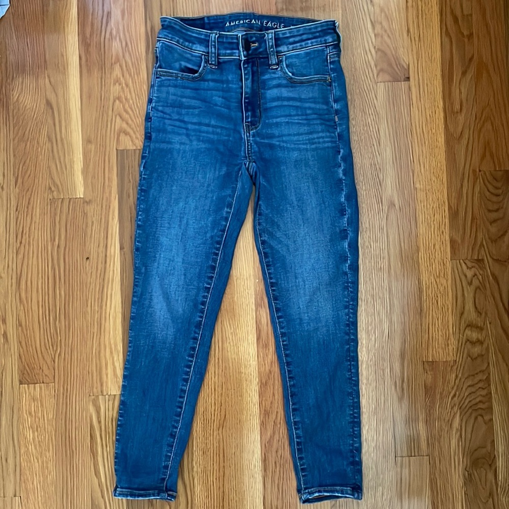 American Eagle Hi Rise Jegging Crop Jeans / Size 0 Short / Medium Wash